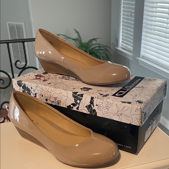 Chinese Laundry Marcie Women's Nude Patent Wedges - Picture 10 of 11